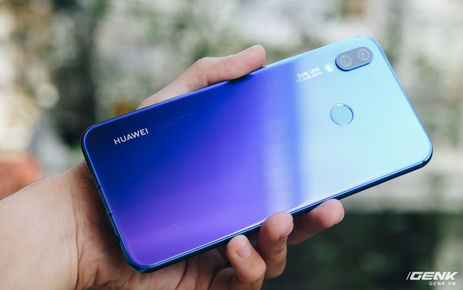 Đặt giá Bphone 3 6.99 triệu, đây sẽ là những đối thủ mà BKAV phải chạm trán ở phân khúc tầm trung - Ảnh 1. Đặt giá Bphone 3 6.99 triệu, đây sẽ là những đối thủ mà BKAV phải chạm trán ở phân khúc tầm trung - Ảnh 1.