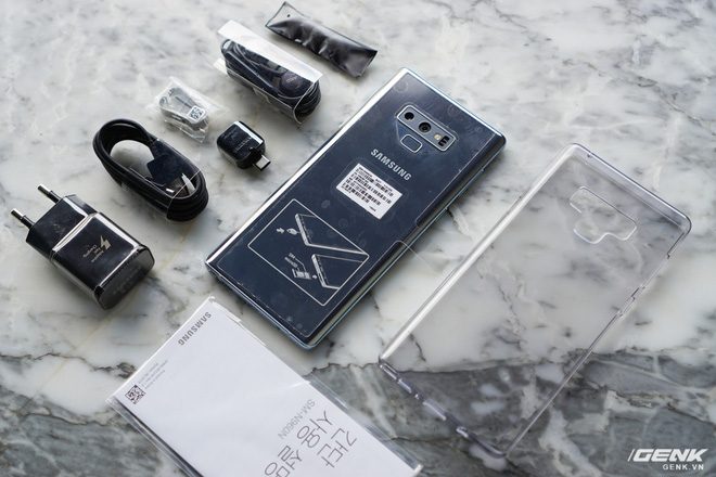 Cận cảnh Galaxy Note9 phiên bản Silver: màu bạc sang chảnh, chỉ có 1 SIM, chưa có hàng chính hãng - Ảnh 3.