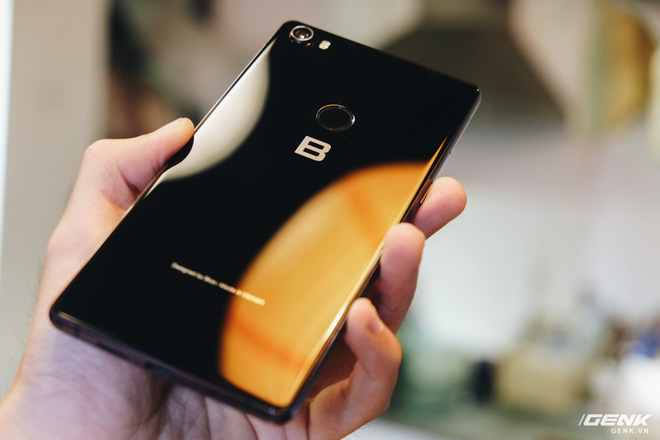 Trên tay & đánh giá nhanh Bphone 3 giá từ 6.99 triệu: Cuối cùng, người Việt đã có một chiếc smartphone đáng để tự hào - Ảnh 20. Trên tay & đánh giá nhanh Bphone 3 giá từ 6.99 triệu: Cuối cùng, người Việt đã có một chiếc smartphone đáng để tự hào - Ảnh 20.