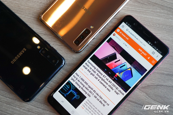 Ảnh thực tế Samsung Galaxy A9 (2018) và Galaxy A7 vừa ra mắt: Thiết kế gọn, màu Gradient đẹp mắt, nhiều camera tốt - Ảnh 17. Ảnh thực tế Samsung Galaxy A9 (2018) và Galaxy A7 vừa ra mắt: Thiết kế gọn, màu Gradient đẹp mắt, nhiều camera tốt - Ảnh 17.