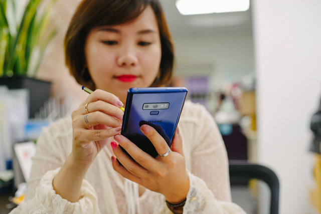 Hãy nhìn cách cô gái này dùng S-Pen, bạn sẽ tin rằng Galaxy Note9 thực sự hữu ích trong công việc - Ảnh 10. Hãy nhìn cách cô gái này dùng S-Pen, bạn sẽ tin rằng Galaxy Note9 thực sự hữu ích trong công việc - Ảnh 10.
