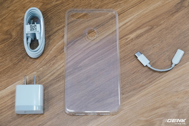 Trên tay Xiaomi Mi 8 Lite giá từ 5 triệu: Đứa con lai của Xiaomi và Huawei, hứa hẹn phá đảo phân khúc tầm trung - Ảnh 3. Trên tay Xiaomi Mi 8 Lite giá từ 5 triệu: Đứa con lai của Xiaomi và Huawei, hứa hẹn phá đảo phân khúc tầm trung - Ảnh 3.