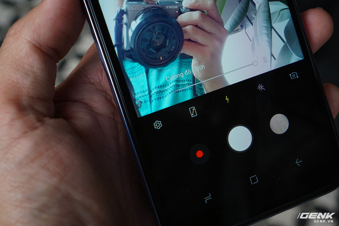 Trải nghiệm Galaxy J6+ vừa ra mắt của Samsung: giao diện giống Note9, hoàn thiện tốt, vị trí đặt cảm biến vân tay tốt hơn - Ảnh 17. Trải nghiệm Galaxy J6+ vừa ra mắt của Samsung: giao diện giống Note9, hoàn thiện tốt, vị trí đặt cảm biến vân tay tốt hơn - Ảnh 17.