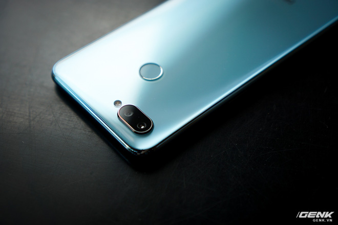 Ảnh thực tế Realme 2 Pro tại Việt Nam: thiết kế giống Oppo F9, chạy Snapdragon 660, RAM 8 GB nhưng giá dưới 7 triệu - Ảnh 15. Ảnh thực tế Realme 2 Pro tại Việt Nam: thiết kế giống Oppo F9, chạy Snapdragon 660, RAM 8 GB nhưng giá dưới 7 triệu - Ảnh 15.