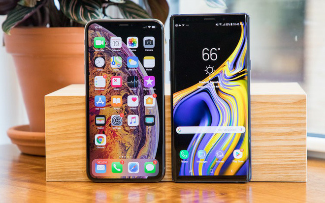iPhone Xs Max vượt mặt Galaxy Note9 và Pixel 3 XL trong thử nghiệm pin mới nhất - Ảnh 1. iPhone Xs Max vượt mặt Galaxy Note9 và Pixel 3 XL trong thử nghiệm pin mới nhất - Ảnh 1.