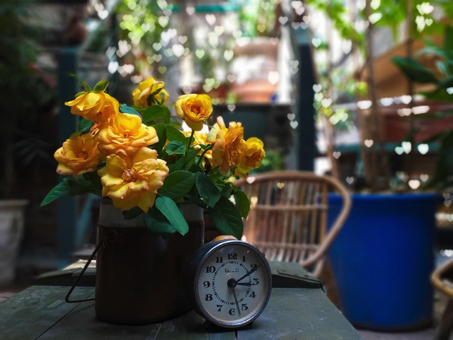 Ký sự lê la buổi tối qua lời kể của một chiếc điện thoại - Ảnh 7.