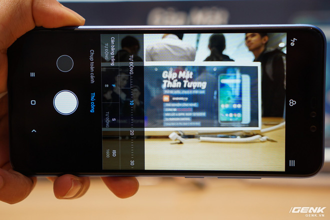 Ảnh thực tế Xiaomi Redmi Note 6 Pro: Snapdragon 636, màn tai thỏ, lần đầu có 4 camera, mặt lưng không ấn tượng, giá 5 triệu đồng - Ảnh 8. Ảnh thực tế Xiaomi Redmi Note 6 Pro: Snapdragon 636, màn tai thỏ, lần đầu có 4 camera, mặt lưng không ấn tượng, giá 5 triệu đồng - Ảnh 8.