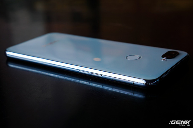 Ảnh thực tế Realme 2 Pro tại Việt Nam: thiết kế giống Oppo F9, chạy Snapdragon 660, RAM 8 GB nhưng giá dưới 7 triệu - Ảnh 9. Ảnh thực tế Realme 2 Pro tại Việt Nam: thiết kế giống Oppo F9, chạy Snapdragon 660, RAM 8 GB nhưng giá dưới 7 triệu - Ảnh 9.