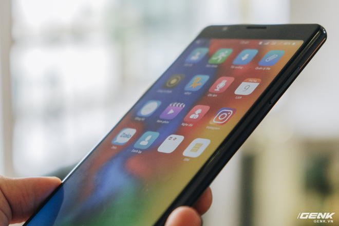 Trên tay & đánh giá nhanh Bphone 3 giá từ 6.99 triệu: Cuối cùng, người Việt đã có một chiếc smartphone đáng để tự hào - Ảnh 10. Trên tay & đánh giá nhanh Bphone 3 giá từ 6.99 triệu: Cuối cùng, người Việt đã có một chiếc smartphone đáng để tự hào - Ảnh 10.