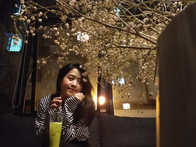 Ký sự lê la buổi tối qua lời kể của một chiếc điện thoại - Ảnh 4.