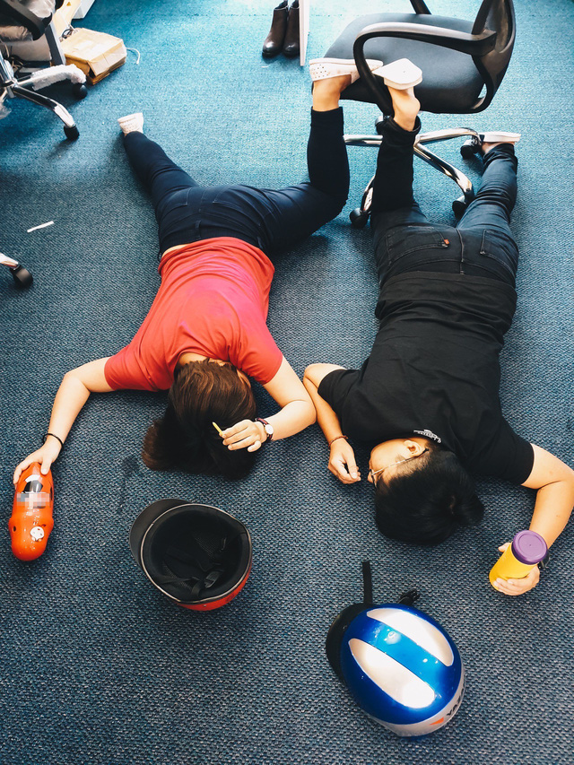 Bạn hoàn toàn có thể một mình chụp ảnh theo trend ngã sấp mặt không cần ai giúp đỡ - Ảnh 5. Bạn hoàn toàn có thể một mình chụp ảnh theo trend ngã sấp mặt không cần ai giúp đỡ - Ảnh 5.