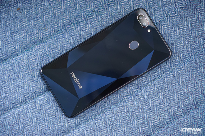 Thêm 1 thánh phá giá vừa đến Việt Nam: Realme tung 3 smartphone cấu hình ngon, camera kép nhưng giá sát ván với Xiaomi - Ảnh 1. Thêm 1 thánh phá giá vừa đến Việt Nam: Realme tung 3 smartphone cấu hình ngon, camera kép nhưng giá sát ván với Xiaomi - Ảnh 1.