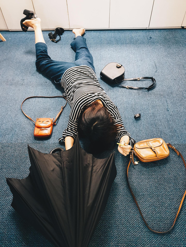 Bạn hoàn toàn có thể một mình chụp ảnh theo trend ngã sấp mặt không cần ai giúp đỡ - Ảnh 4. Bạn hoàn toàn có thể một mình chụp ảnh theo trend ngã sấp mặt không cần ai giúp đỡ - Ảnh 4.