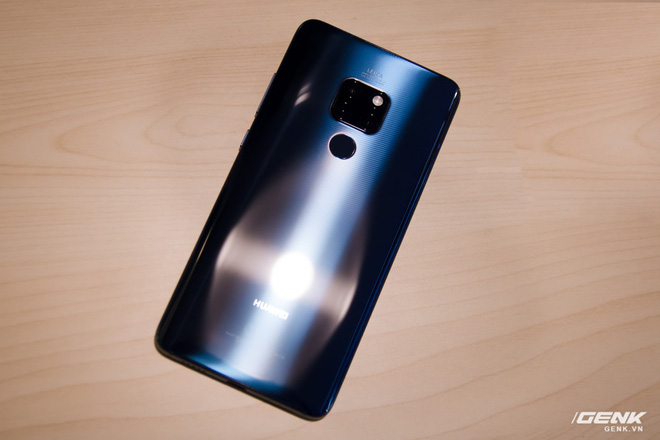 Vừa ra mắt, Huawei Mate 20 và Mate 20 Pro đã có mặt tại Việt Nam - Ảnh 1.