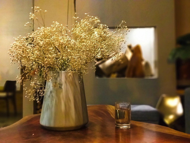 Ký sự lê la buổi tối qua lời kể của một chiếc điện thoại - Ảnh 6.