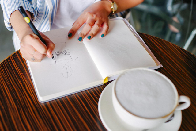 Hãy nhìn cách cô gái này dùng S-Pen, bạn sẽ tin rằng Galaxy Note9 thực sự hữu ích trong công việc - Ảnh 4. Hãy nhìn cách cô gái này dùng S-Pen, bạn sẽ tin rằng Galaxy Note9 thực sự hữu ích trong công việc - Ảnh 4.