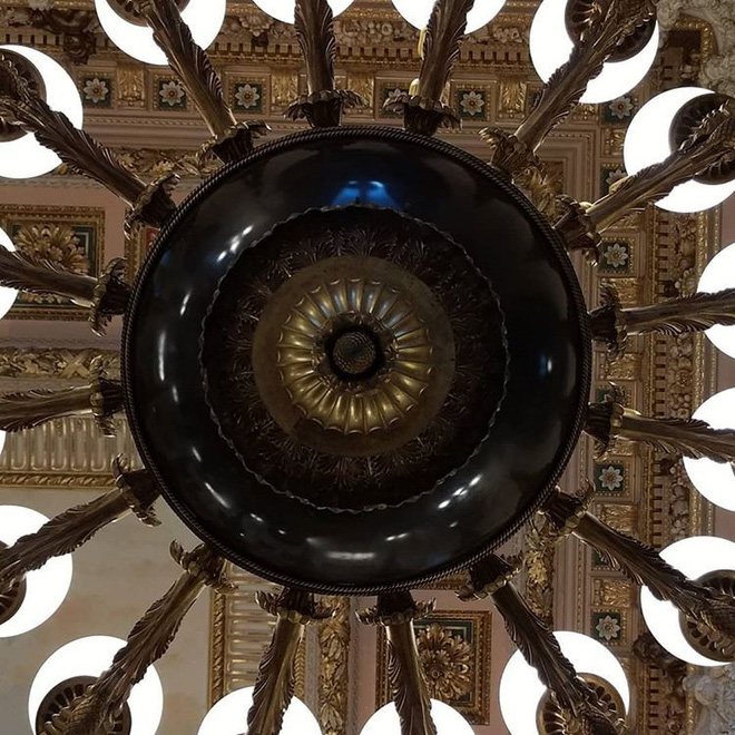 Đã xuất hiện những bức ảnh đầu tiên chụp bởi smartphone màn hình holographic Red Hydrogen One - Ảnh 8. Đã xuất hiện những bức ảnh đầu tiên chụp bởi smartphone màn hình holographic Red Hydrogen One - Ảnh 8.