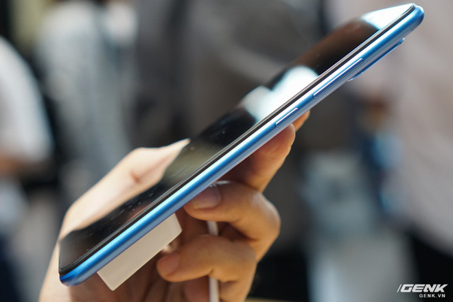 Ảnh thực tế Xiaomi Redmi Note 6 Pro: Snapdragon 636, màn tai thỏ, lần đầu có 4 camera, mặt lưng không ấn tượng, giá 5 triệu đồng - Ảnh 12. Ảnh thực tế Xiaomi Redmi Note 6 Pro: Snapdragon 636, màn tai thỏ, lần đầu có 4 camera, mặt lưng không ấn tượng, giá 5 triệu đồng - Ảnh 12.