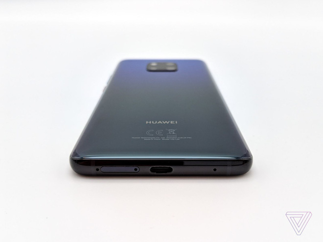 Ảnh thực tế Huawei Mate 20 Pro: 3 camera được Leica bảo chứng, cảm biến vân tay dưới màn hình, Face ID xịn, sạc cực nhanh, pin 4.200 mAh - Ảnh 6. Ảnh thực tế Huawei Mate 20 Pro: 3 camera được Leica bảo chứng, cảm biến vân tay dưới màn hình, Face ID xịn, sạc cực nhanh, pin 4.200 mAh - Ảnh 6.