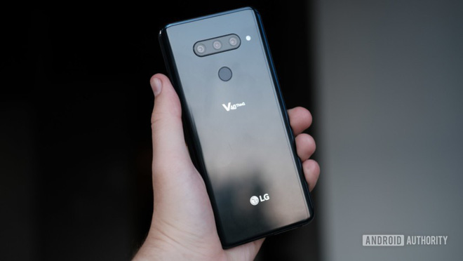Đánh giá LG V40 ThinQ: Nhiều cải tiến cao cấp nhưng chưa thực sự xứng đáng với mức giá 1.000 USD - Ảnh 1. Đánh giá LG V40 ThinQ: Nhiều cải tiến cao cấp nhưng chưa thực sự xứng đáng với mức giá 1.000 USD - Ảnh 1.