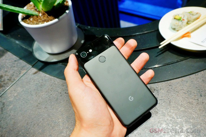 Ảnh thực tế bộ đôi Pixel 3 và Pixel 3 XL vừa ra mắt của Google - Ảnh 6. Ảnh thực tế bộ đôi Pixel 3 và Pixel 3 XL vừa ra mắt của Google - Ảnh 6.