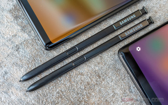 Dự báo Samsung Q3/2018: lợi nhuận sẽ đạt kỷ lục 15,5 tỷ USD, Galaxy Note9 rất thành công nhưng mảng di động vẫn sụt giảm - Ảnh 2. Dự báo Samsung Q3/2018: lợi nhuận sẽ đạt kỷ lục 15,5 tỷ USD, Galaxy Note9 rất thành công nhưng mảng di động vẫn sụt giảm - Ảnh 2.