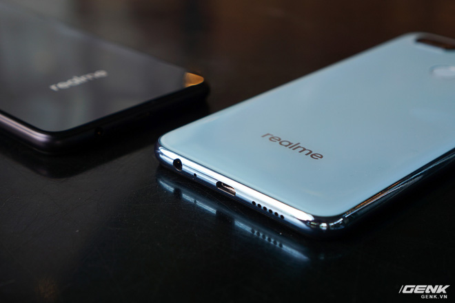 Ảnh thực tế Realme 2 Pro tại Việt Nam: thiết kế giống Oppo F9, chạy Snapdragon 660, RAM 8 GB nhưng giá dưới 7 triệu - Ảnh 12. Ảnh thực tế Realme 2 Pro tại Việt Nam: thiết kế giống Oppo F9, chạy Snapdragon 660, RAM 8 GB nhưng giá dưới 7 triệu - Ảnh 12.